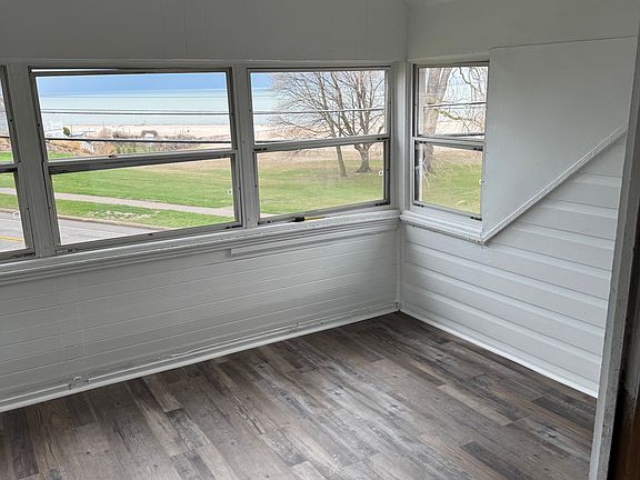 3rd image of 261 Beach Ave #2