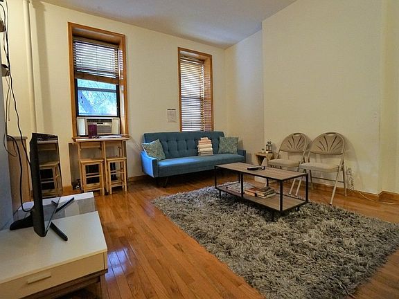 2nd image of 355 E 77th St #2A