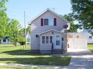 339 N Water St, Algoma, WI 54201