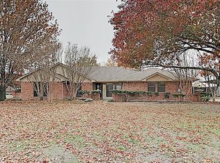 103 Crest Brook Dr, Red Oak, TX 75154