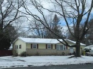 189 Hollowbrook Dr, Ewing, NJ 08638