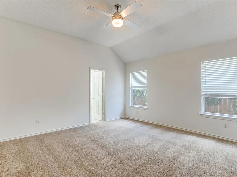 1523 Wayside Dr — Photo 8