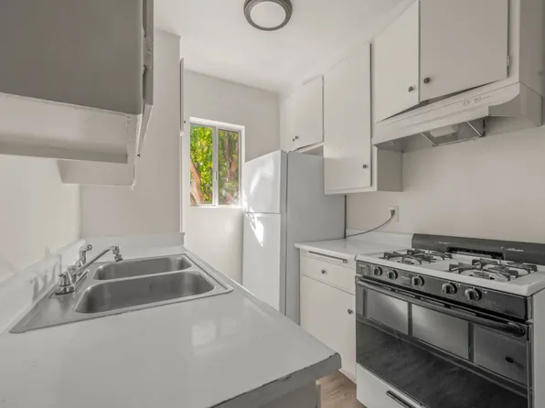 19035 Sherman Way, 19035 Sherman Way APT 6, Reseda, CA 91335