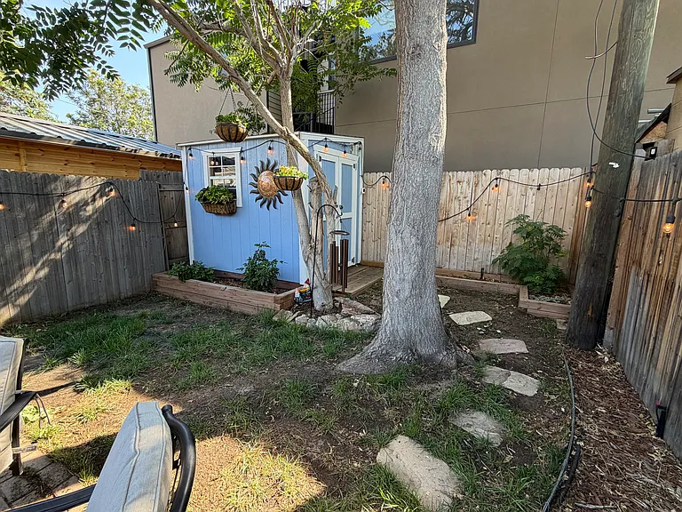1026 34th St — Photo 8