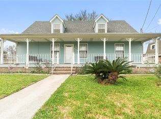 216 W Saint Avide St, Chalmette, LA 70043