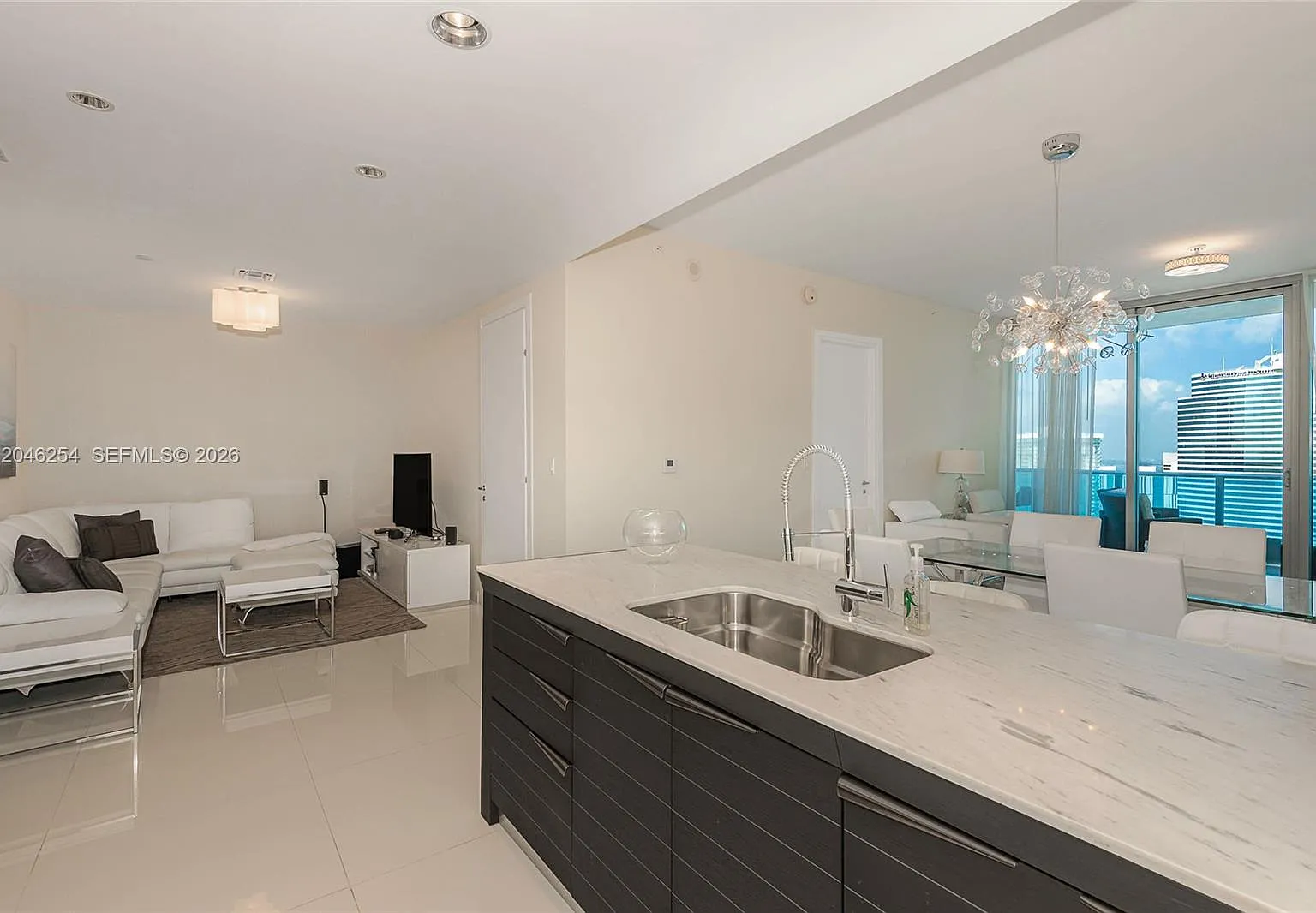Epic West Condo — Photo 4