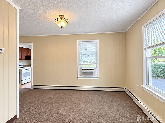 5th image of 1842 W 5th St