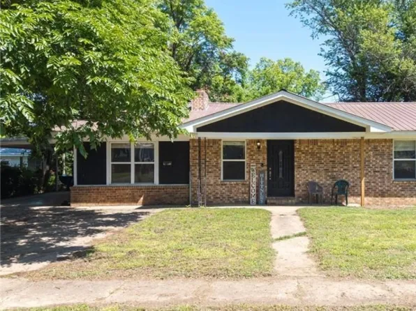 403 E Main St, Paris, AR 72855