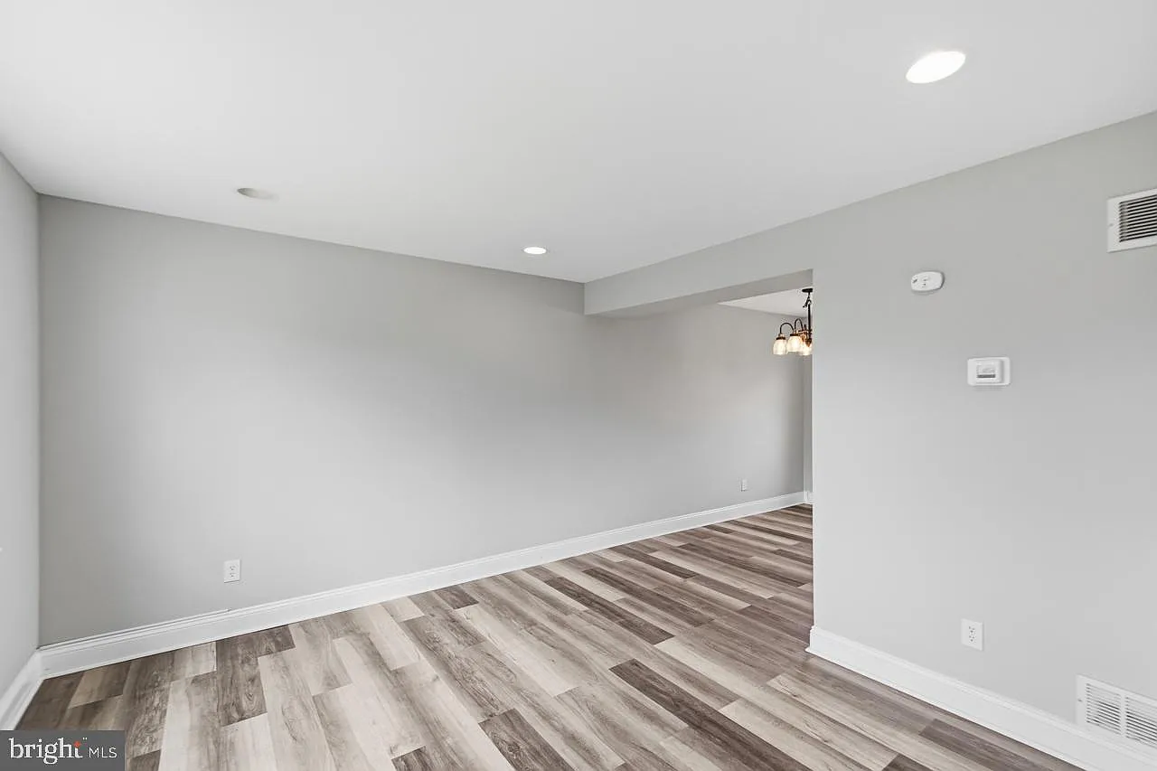 Iverson Village Condo — Photo 2