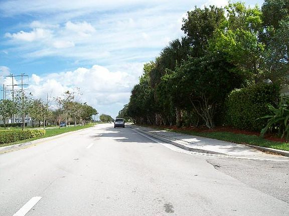 4th image of 8545 W Southgate Shores Cir