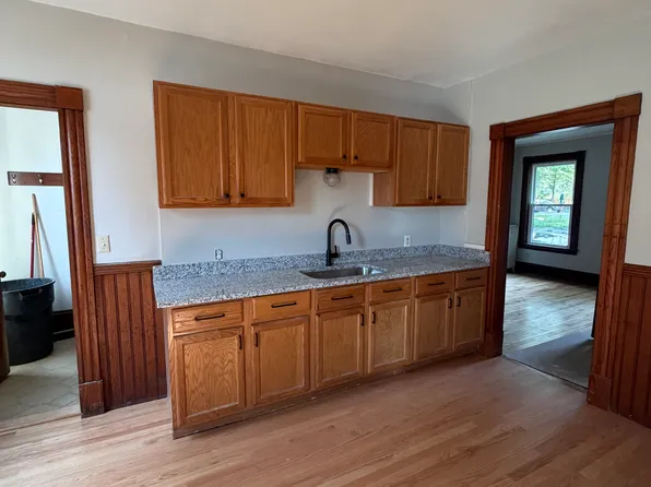 9 Willow St #1, Northbridge, MA 01534