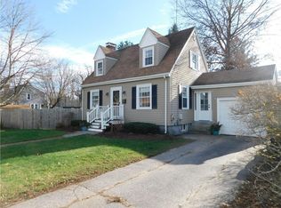 94 Beechcrest St, Warwick, RI 02888