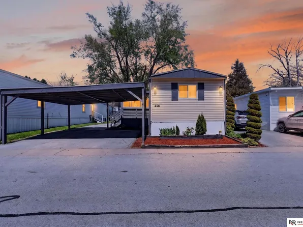 12636 Pratt Plz #255, Omaha, NE 68164