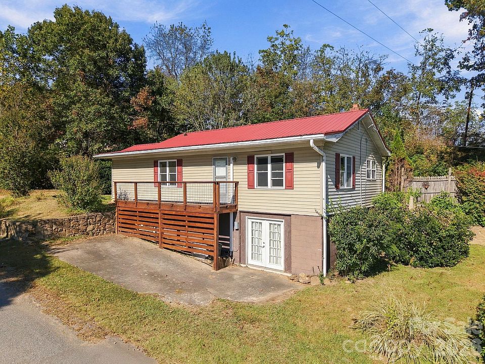 1st image of 10 McCracken Rd
