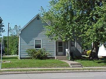 1st image of 913 E Jefferson St
