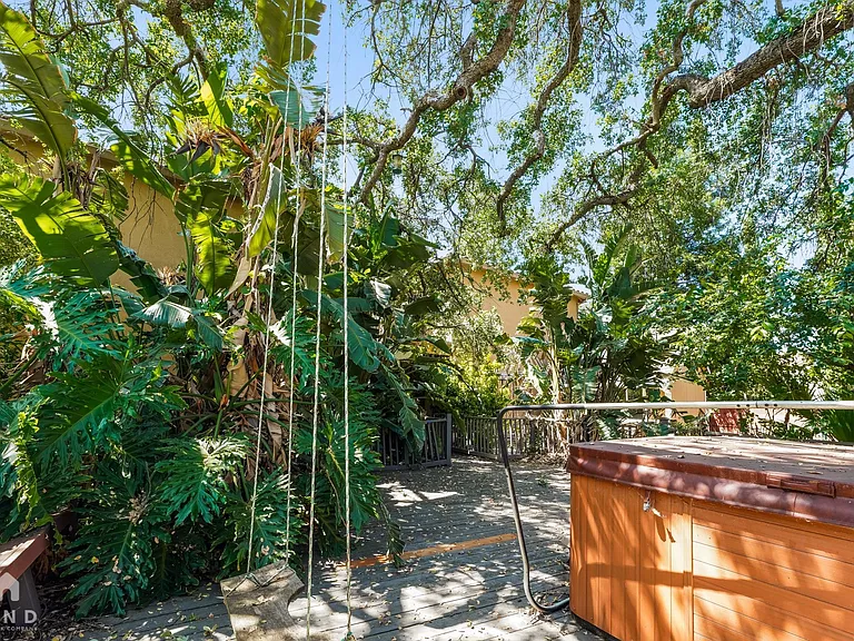 9351 Palmerson Dr — Photo 31