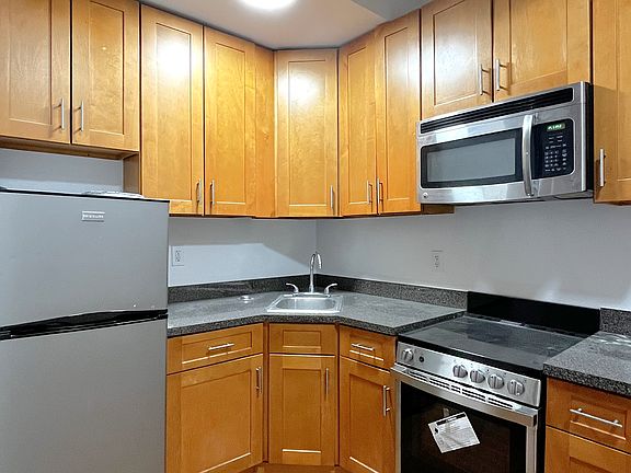 5th image of 34 W 86th St