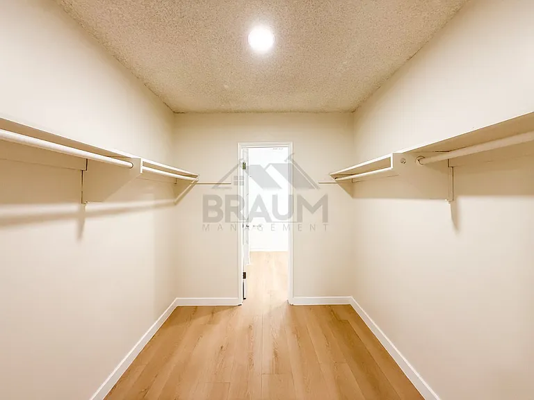 6041 WHITSETT — Photo 32