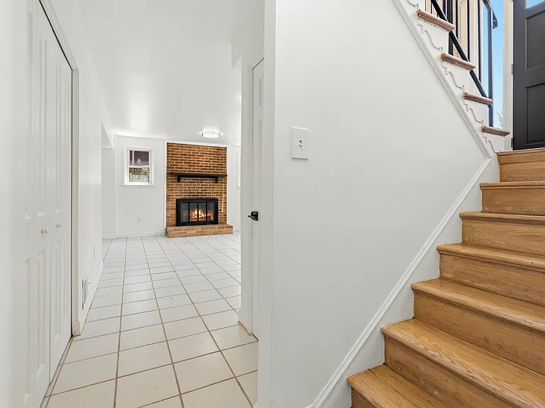 9220 Brian Dr — Photo 32