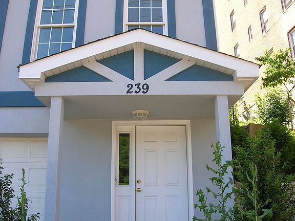 3 BR 2 Bth ea. Apt, + Lndry Rm.