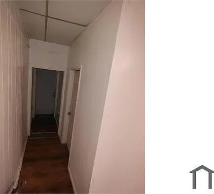 2318 E York St — Photo 3