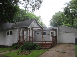 804 Monroe Ave, Dixon, IL 61021