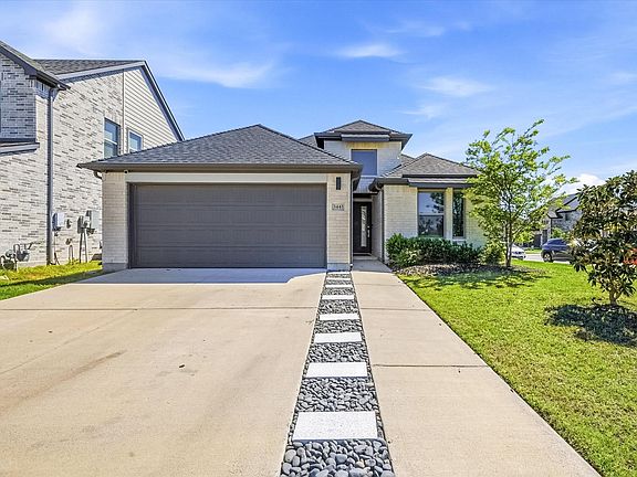2nd image of 3443 Flatiron Dr