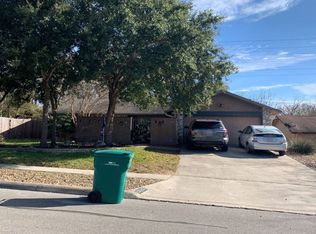 12652 King Oaks Dr, Live Oak, TX 78233