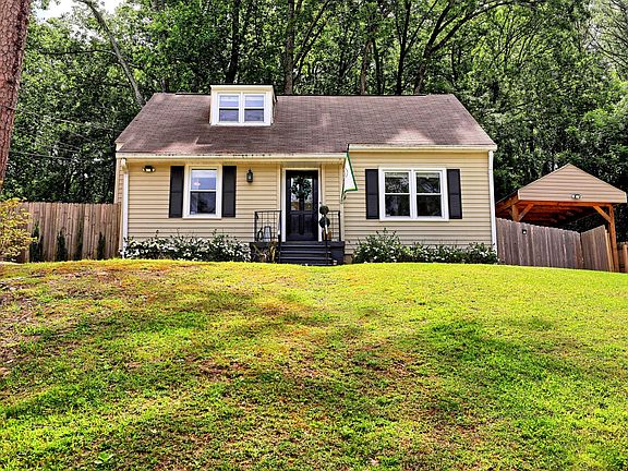 2nd image of 2973 Skyland Dr