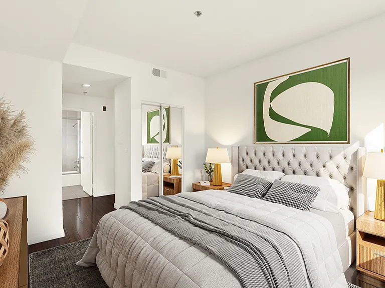 Peach Tree Court Apartments — Photo 16