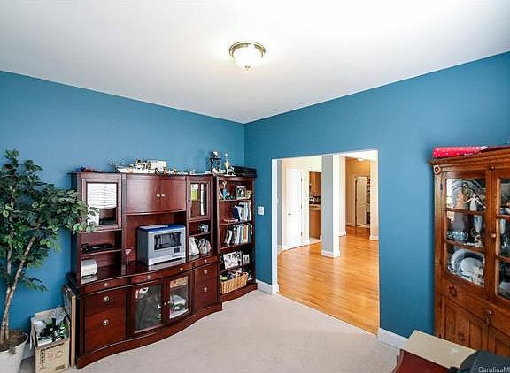 4th image of 110 Tanager Ln