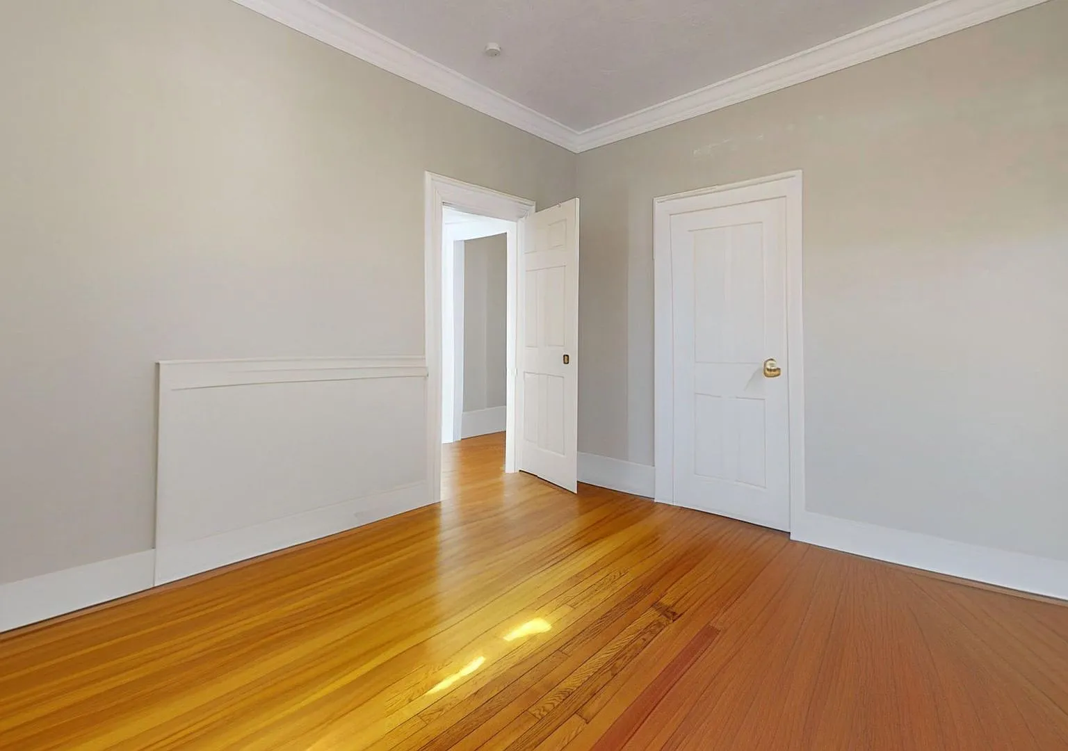 Renovated Kitchen, Amazing location! 4 bed 2 Bath — Photo 3