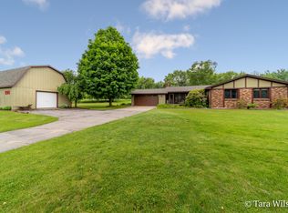 9911 Summit Ave NE, Rockford, MI 49341