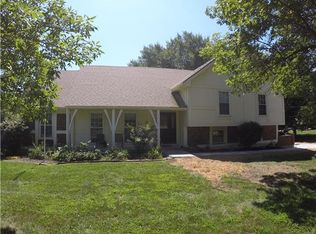 24107 Poindexter Rd, Lees Summit, MO 64086