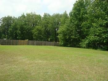 3rd image of 3383 Woodland Trce E