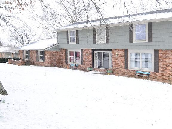 2nd image of 154 W Concord Dr