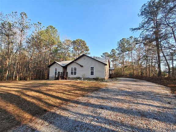 2nd image of 1024 Center St