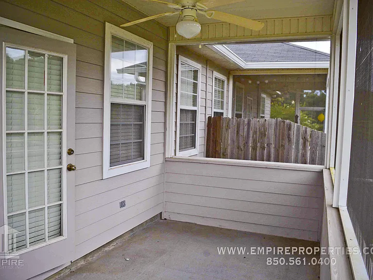 5600 Hampton Hill Cir — Photo 3