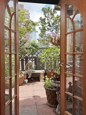 Sold by Sotheby's International Realty | media 8