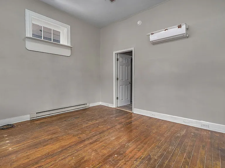 2215 W Grace St #2 — Photo 6