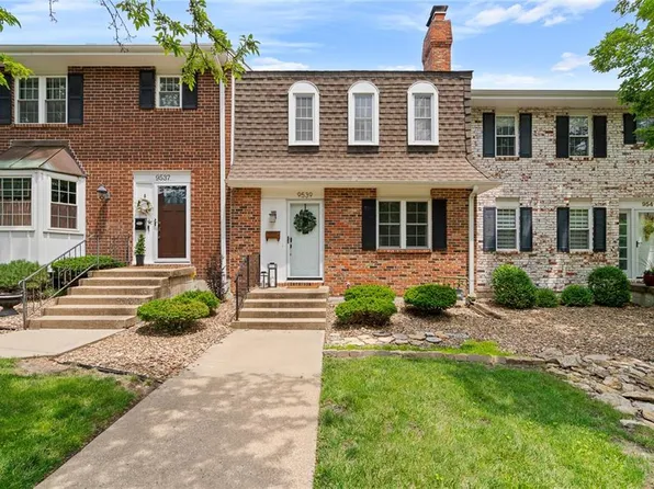 9539 Perry Ln, Overland Park, KS 66212