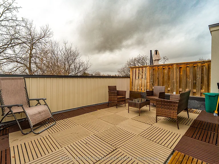 14 Queen Mary Ct — Photo 25