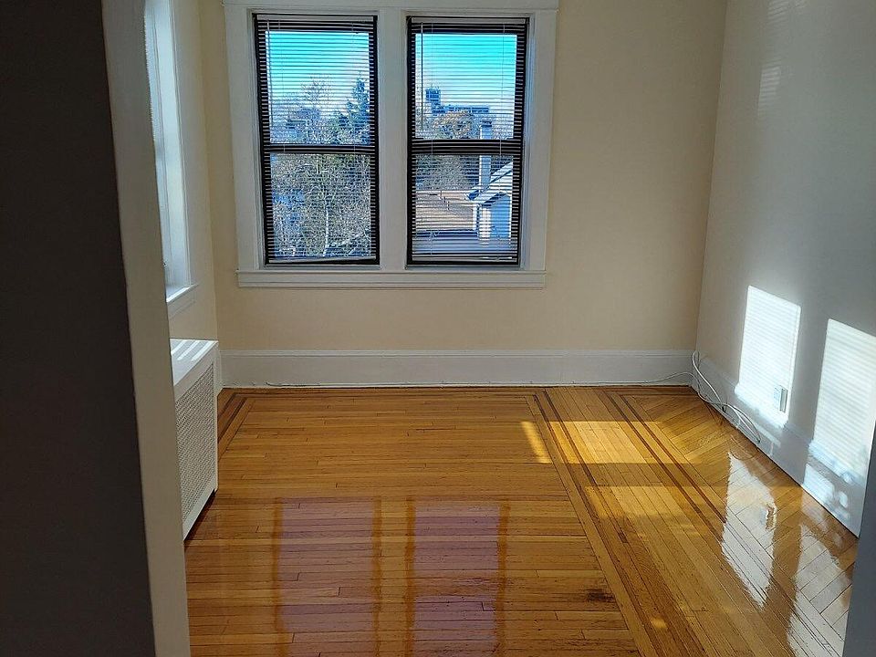 1st image of 375 Woodstock Ave