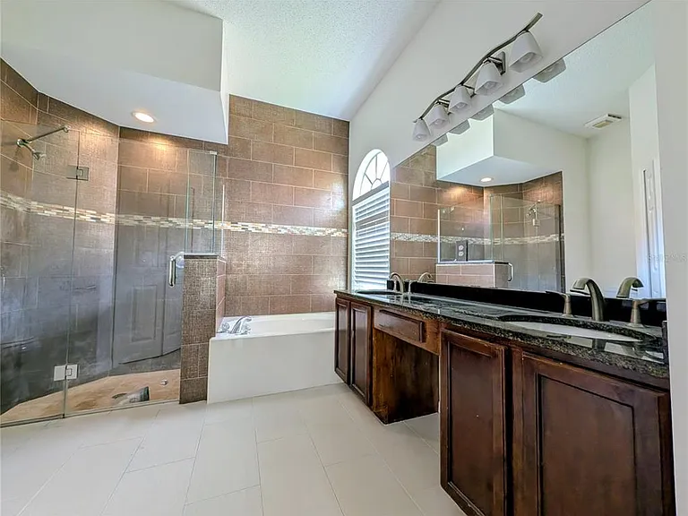 3462 Foxcroft Cir — Photo 21