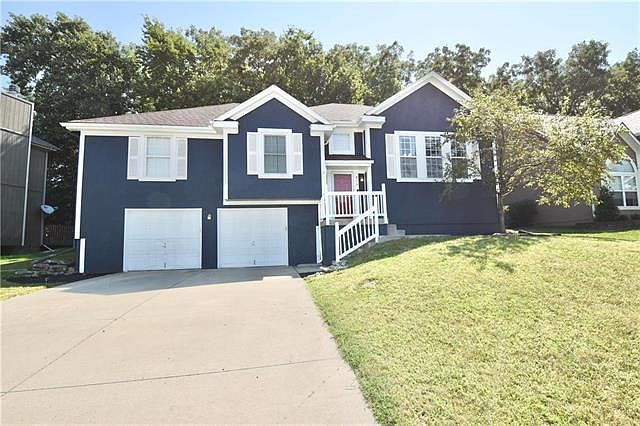 1st image of 917 NE Country Ln