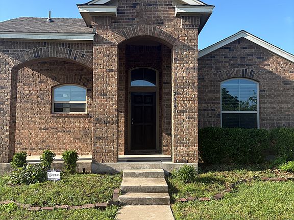 2nd image of 713 Winnsboro Cv