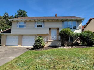 945 Meade Ct, Hazleton, PA 18201