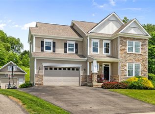 323 Eagle Dr, Cranberry Township, PA 16066
