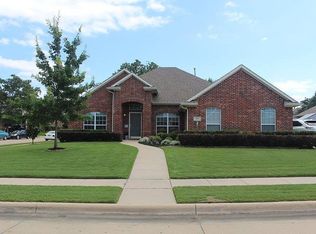 732 Yaupon Ct, Burleson, TX 76028