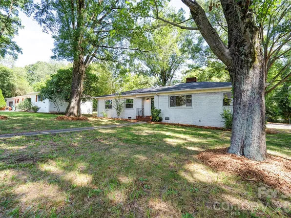 6109 Robinson Church Rd, Charlotte, NC 28215